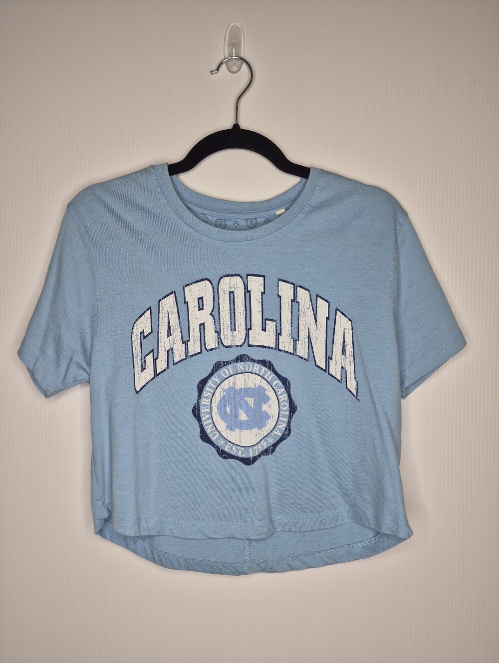 Carolina Light Blue Women’s Cropped Tee - University Graphic Size Small S